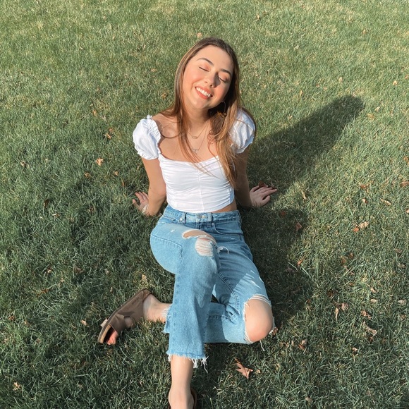 Meet your Posher, Ally - Picture 1 of 1